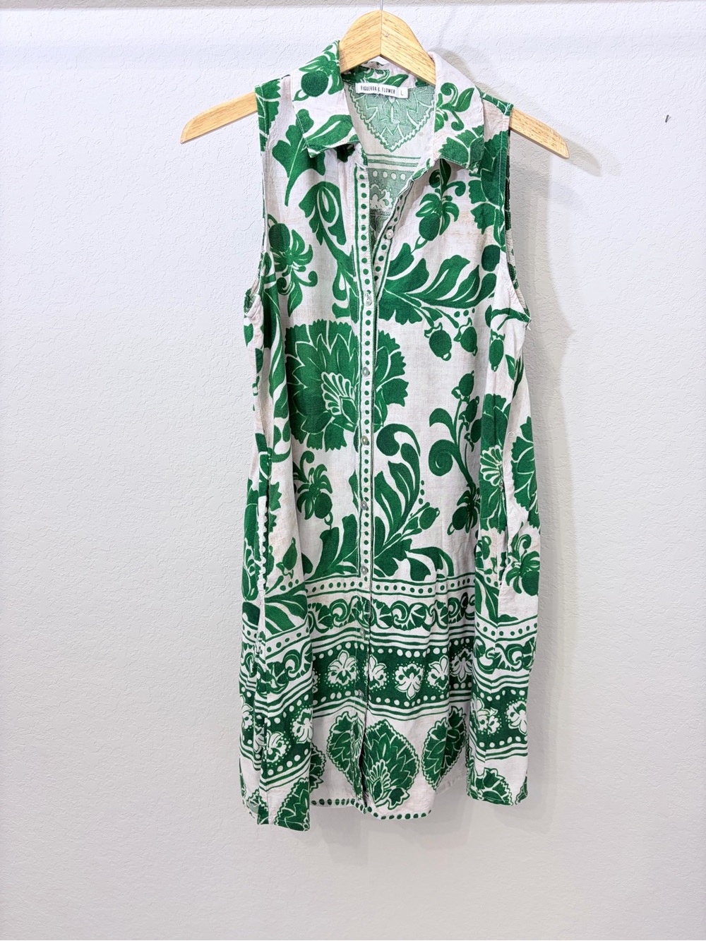 Figueroa and Flowerr Sleeveless Green & Beige Floral Shift Dress
